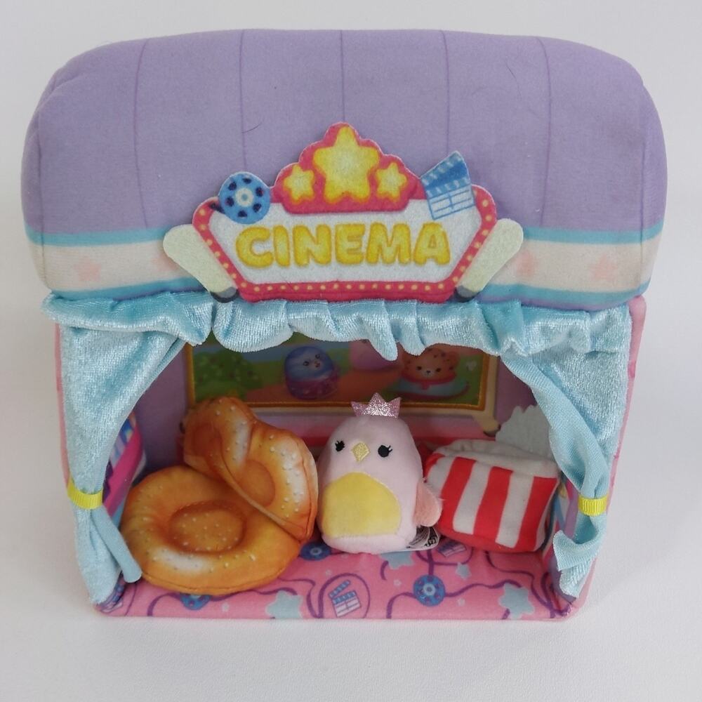 Squishmallows Squishville Cinema Playset with Minis-Squishmallow Accessories